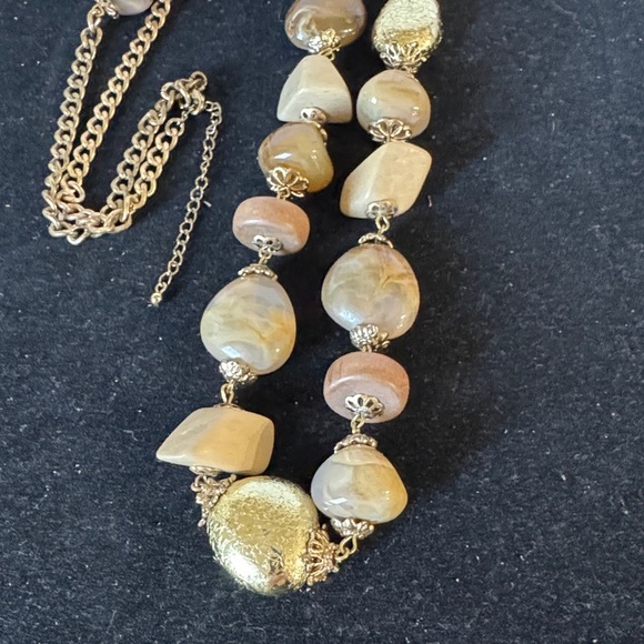 🔥 Vintage, fashion Elegant, Gold and Brown Beaded Necklace 18” - Picture 5 of 5